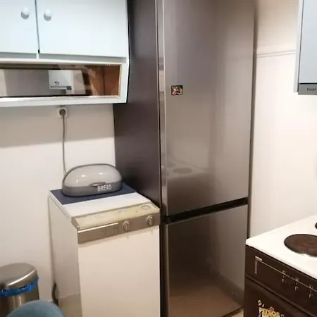 Ανακαινισμένο 8 Λεπτά Από Το Μετρό. Apartment Athens Exterior photo