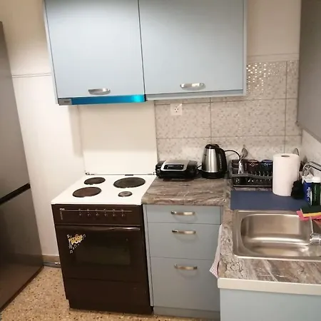 Ανακαινισμένο 8 Λεπτά Από Το Μετρό. Apartment Athens Exterior photo