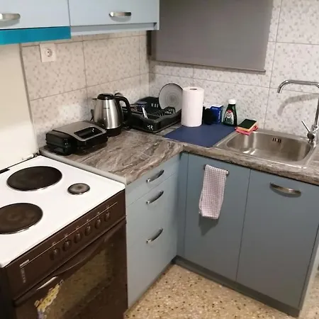 Ανακαινισμένο 8 Λεπτά Από Το Μετρό. Apartment Athens Exterior photo