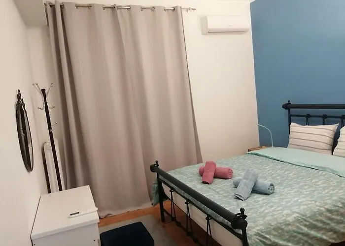 Ανακαινισμένο 8 Λεπτά Από Το Μετρό.