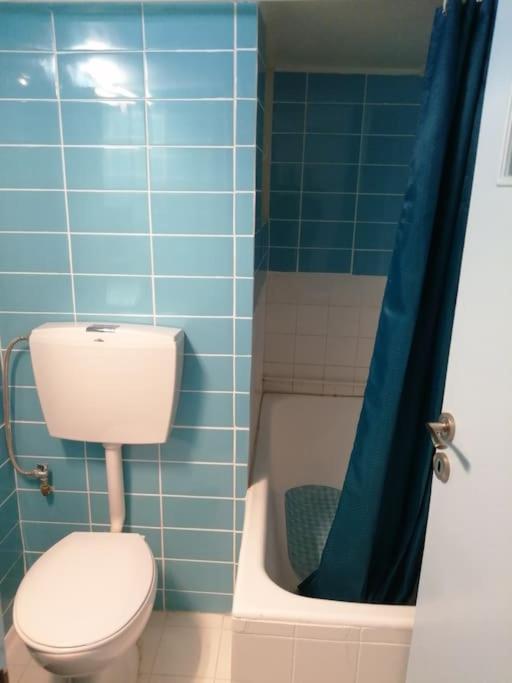 ανακαινισμένο 8 λεπτά από το μετρό.