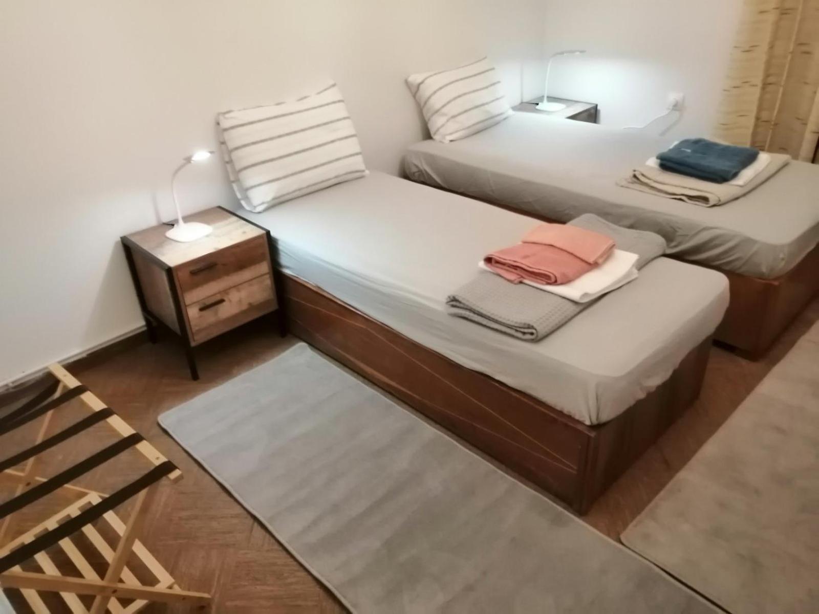 ανακαινισμένο 8 λεπτά από το μετρό. Apartment